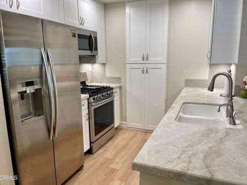 2043 Majorca Dr, Oxnard CA exterior