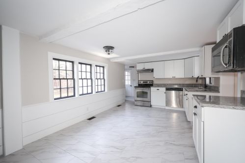 328 2nd Nh Tpke, Hillsboro NH  03244-4614 exterior