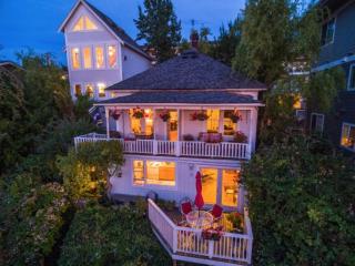 608 Boulevard, Bellingham, WA 98225-5305