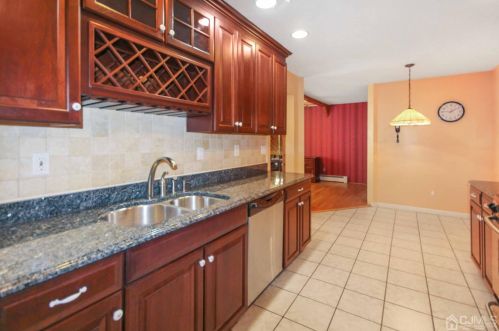 16 Sheffield Ct, East Brunswick NJ  08816-5660 exterior