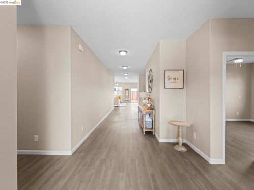 1961 Hamburg St, Oakley, CA 94561-1660