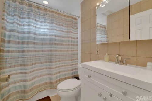 105 Madison Ave, Old Bridge NJ  08857-1339 exterior