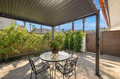 48890 Eisenhower Dr, La Quinta CA  92253-6223 exterior