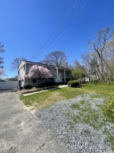 132 Hallock Rd, Lake Grove, NY 11755-1404
