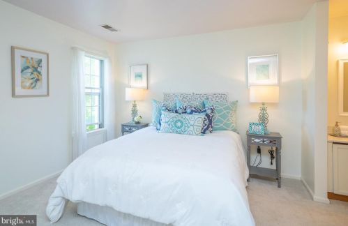 2998 Yarling Ct, Falls Church VA  22042-4476 exterior