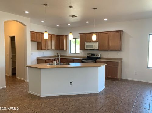 17850 Port Royale Ln, Sun City, AZ 85388-7590