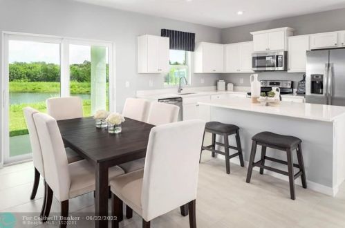 3668 Sapphire Hollow Way, Fort Pierce FL  34981 exterior