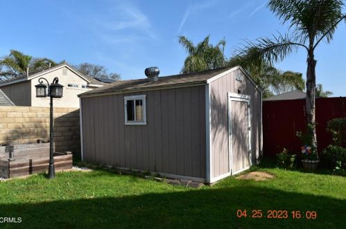 706 Princessa Dr, Oxnard CA  93030-7690 exterior