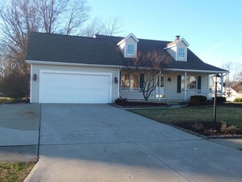 9740 Woodhurst Dr, Cleveland, OH 44149-1374