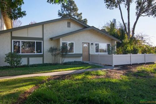 138 Countrywood Ln, Encinitas, CA 92024-3109