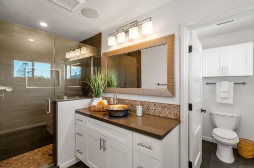 1190 Tourmaline St, San Diego CA  92109-1838 exterior