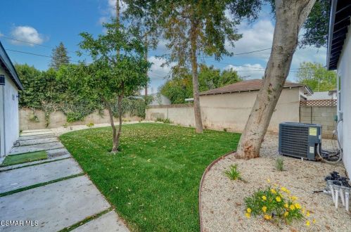 14363 Collins St, Van Nuys CA 91316-1030 exterior