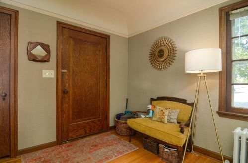 2935 Ewing Ave, Minneapolis MN 55422-3234 exterior