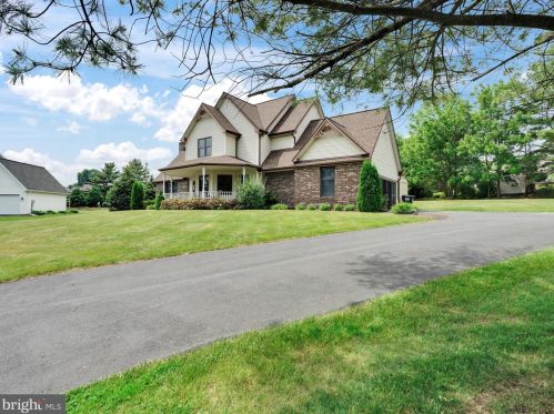 1035 Willow Dr, Molino, PA 17961-9642