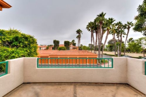310 Villa Point Dr, Newport Beach CA  92660-6237 exterior