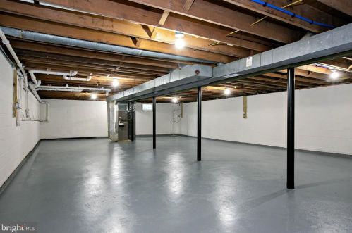 100 Oxford Ave, Berlin Boro NJ  08009-9347 exterior