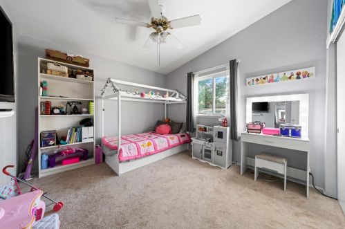 9271 Briles Ct, Elk Grove CA  95624-2451 exterior