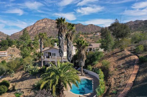 520 Silverbrook Dr, El Cajon, CA 92019-1550