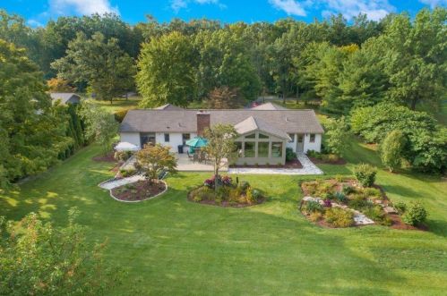 5805 Roesland Dr, Galena, OH 43021-9446