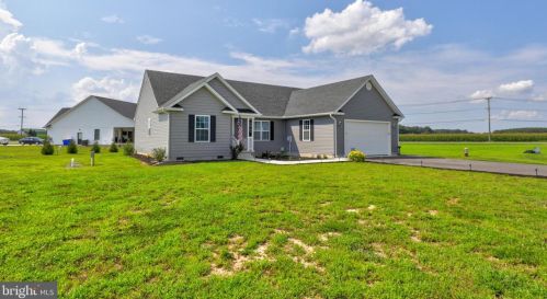 4 Highland Dr, Seaford DE  19973-4827 exterior