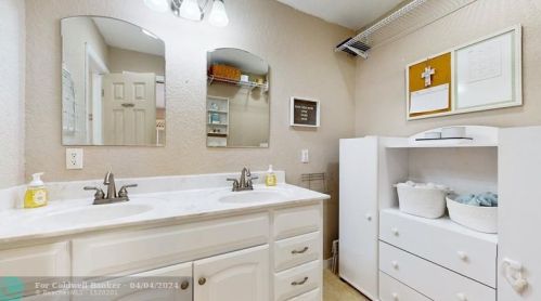 9015 10 St, Hollywood FL 33025-4520 exterior