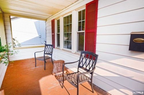 43 Mckinley Ave, Dumont, NJ 07628-2909