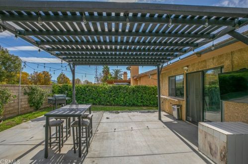 25776 Covala Ct, Santa Clarita CA  91355-2262 exterior