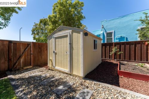 1505 Russell St, Berkeley CA 94705-2334 exterior