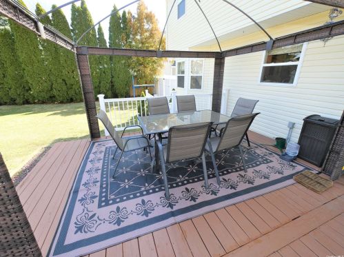 5 Minto Ct, South Setauket NY  11720-2884 exterior