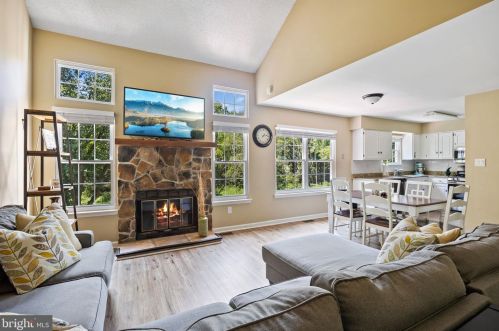 144 Sandhurst Dr, Mount Laurel NJ  08054-6213 exterior