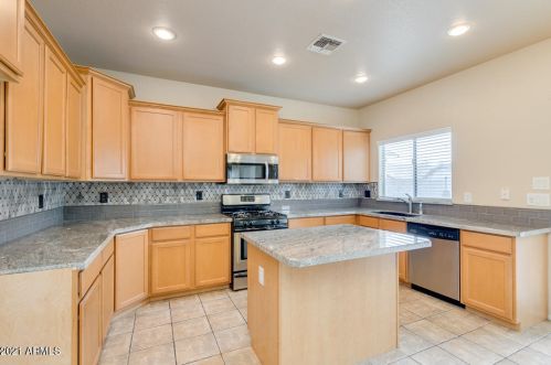 827 Anastasia St, San Tan Valley AZ  85140-5792 exterior