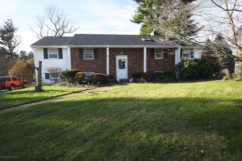13 Longview Ave, East Freehold, NJ 07728-8141