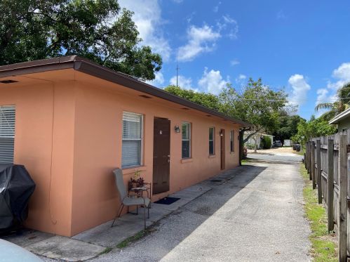 503 Nottingham Blvd, West Palm Beach, FL 33405-2668