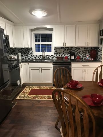 3323 Grandview Rd, Beaver, WV 25813-9283