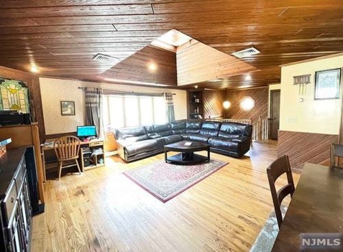 444 Main Ave, Wood-Ridge, NJ 07075-2059
