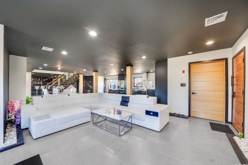 110 Schooner Ln, Copiague NY  11726-5311 exterior