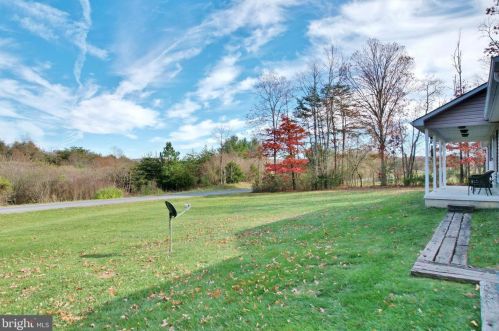 23 Bobby Ln, Edinburg VA  22824-2552 exterior