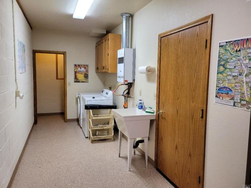 27421 Ridge Rd, Willits CA  95490-8985 exterior