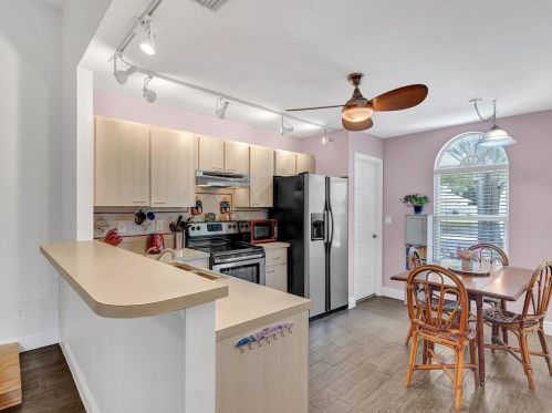 1166 37 Ave, Vero Beach FL 32960-2534 exterior