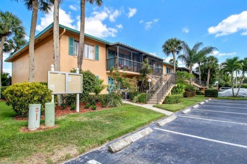 3818 Snowflake Ln, Naples, FL 34112-5093