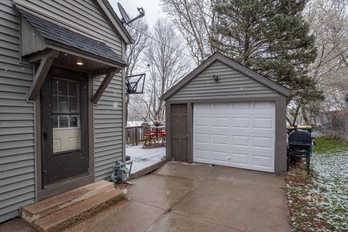 657 2nd Ave, West Bend WI  53095-4013 exterior