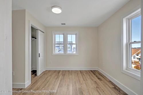 1217 Niihau Dr, Lacey NJ  08731-4702 exterior