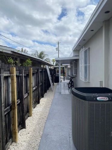 626 23rd St, Hialeah, FL 33010-2156