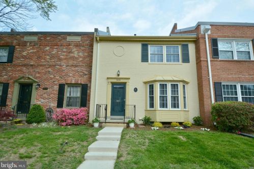 8436 Willow Forge Rd, Springfield, VA 22152-1724