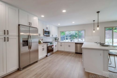 6319 Lake Athabaska Pl, San Diego CA  92119-3526 exterior