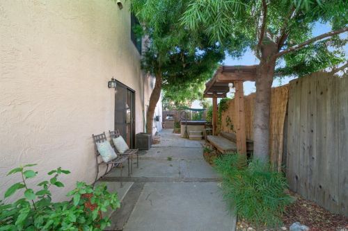580 Willow Ct, Benicia CA  94510-1447 exterior