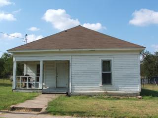 402 Water, Milford, TX 76670-1079