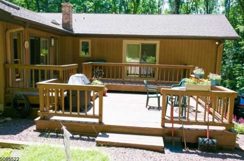 54 River Rd, Roxbury Township NJ  07836-9627 exterior