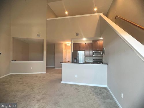 527 Carson Ter, Huntingdon Valley PA  19006-4721 exterior