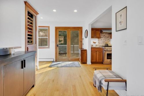 59 Lakeview Terrace Ext, Sandy Hook CT  06482-1467 exterior